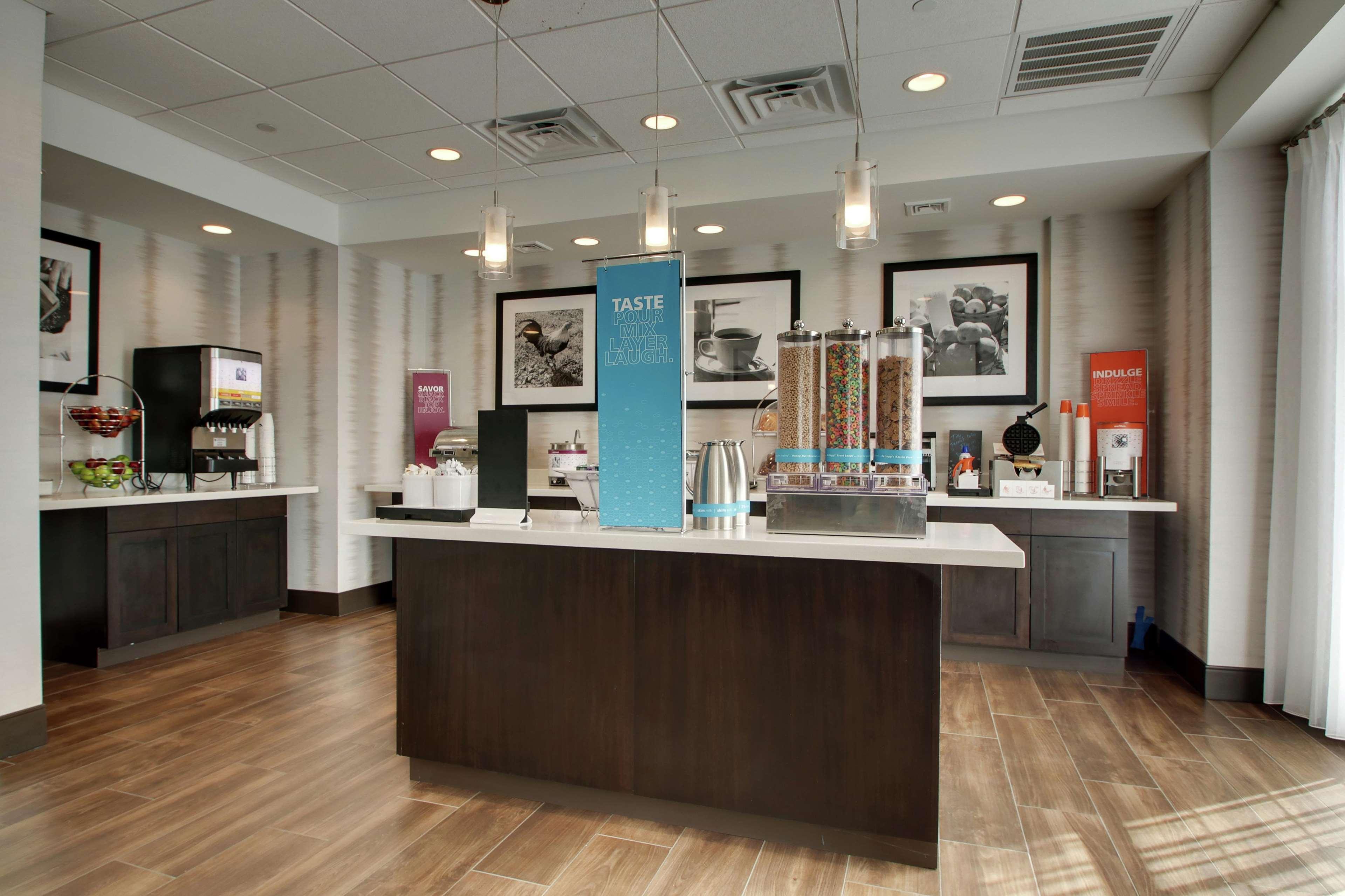 Hampton Inn-Pawtucket, Ri Екстериор снимка